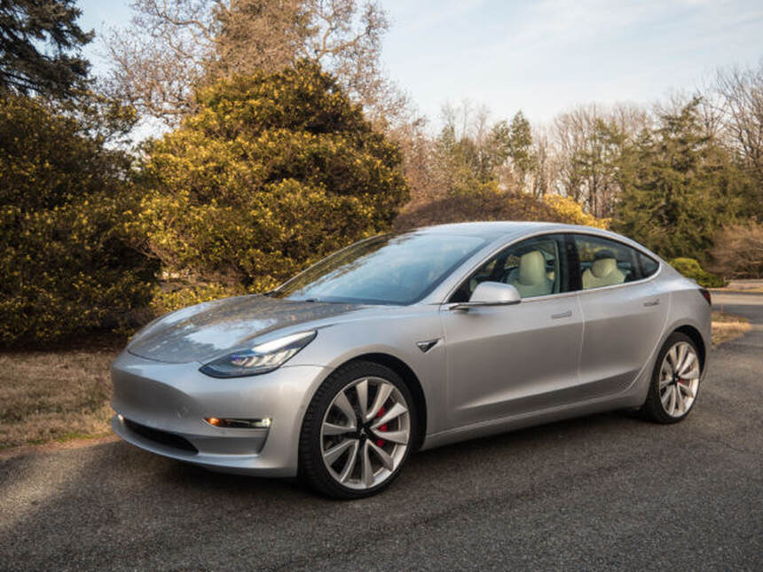 Tesla : la Model 3 monte en gamme, améliore son autonomie mais ne change  pas de prix